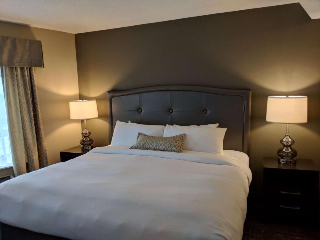Iron/ironing board, rollaway beds, Internet, bed sheets