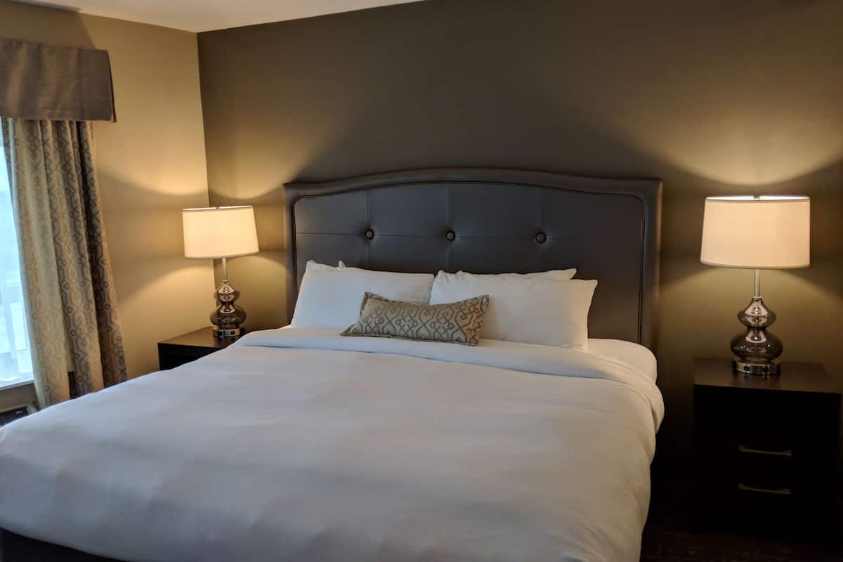 Iron/ironing board, rollaway beds, Internet, bed sheets