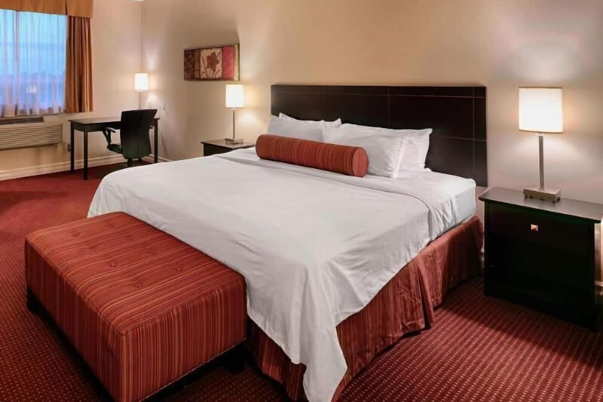 Iron/ironing board, rollaway beds, Internet, bed sheets
