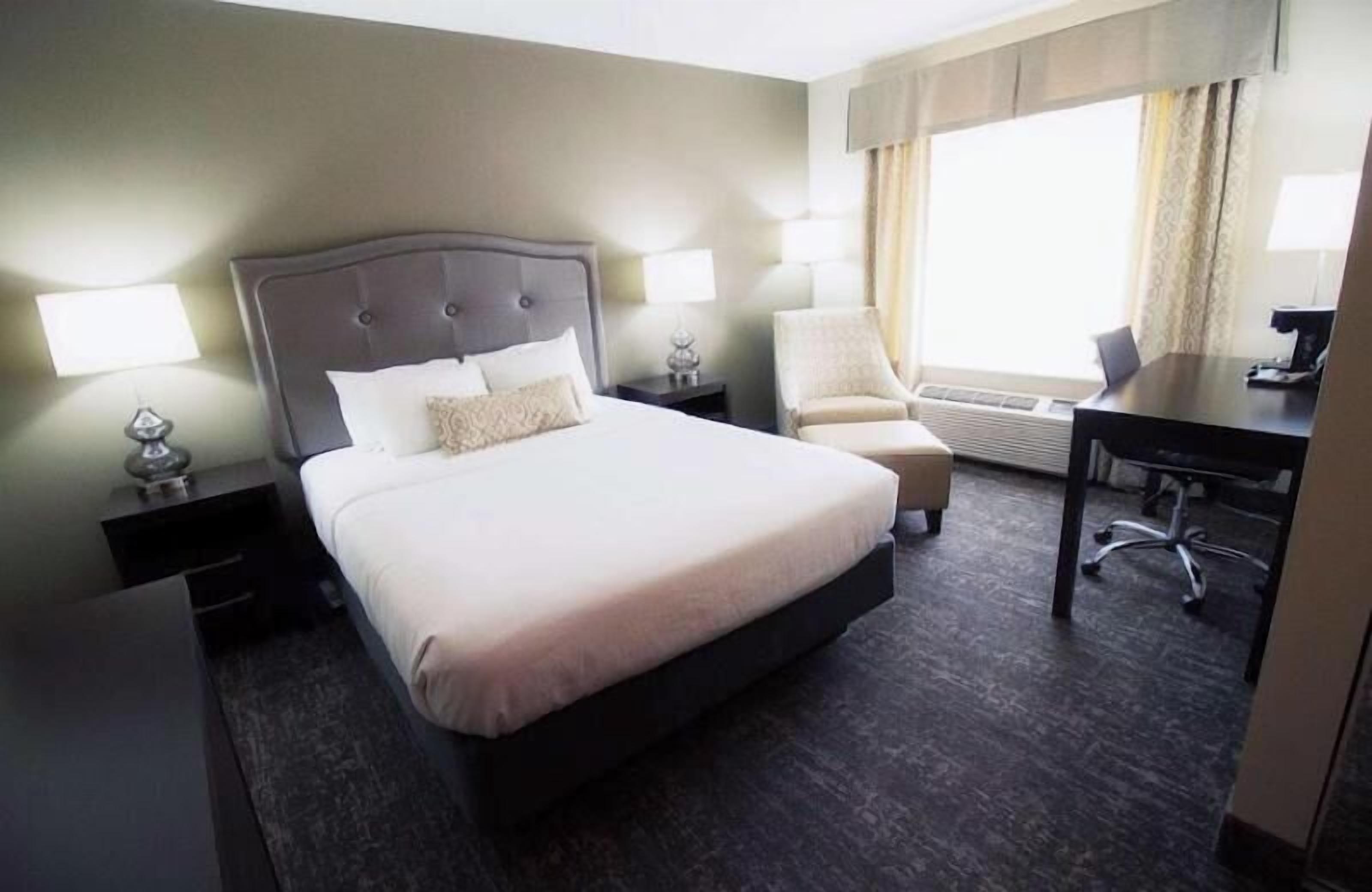 Iron/ironing board, rollaway beds, Internet, bed sheets