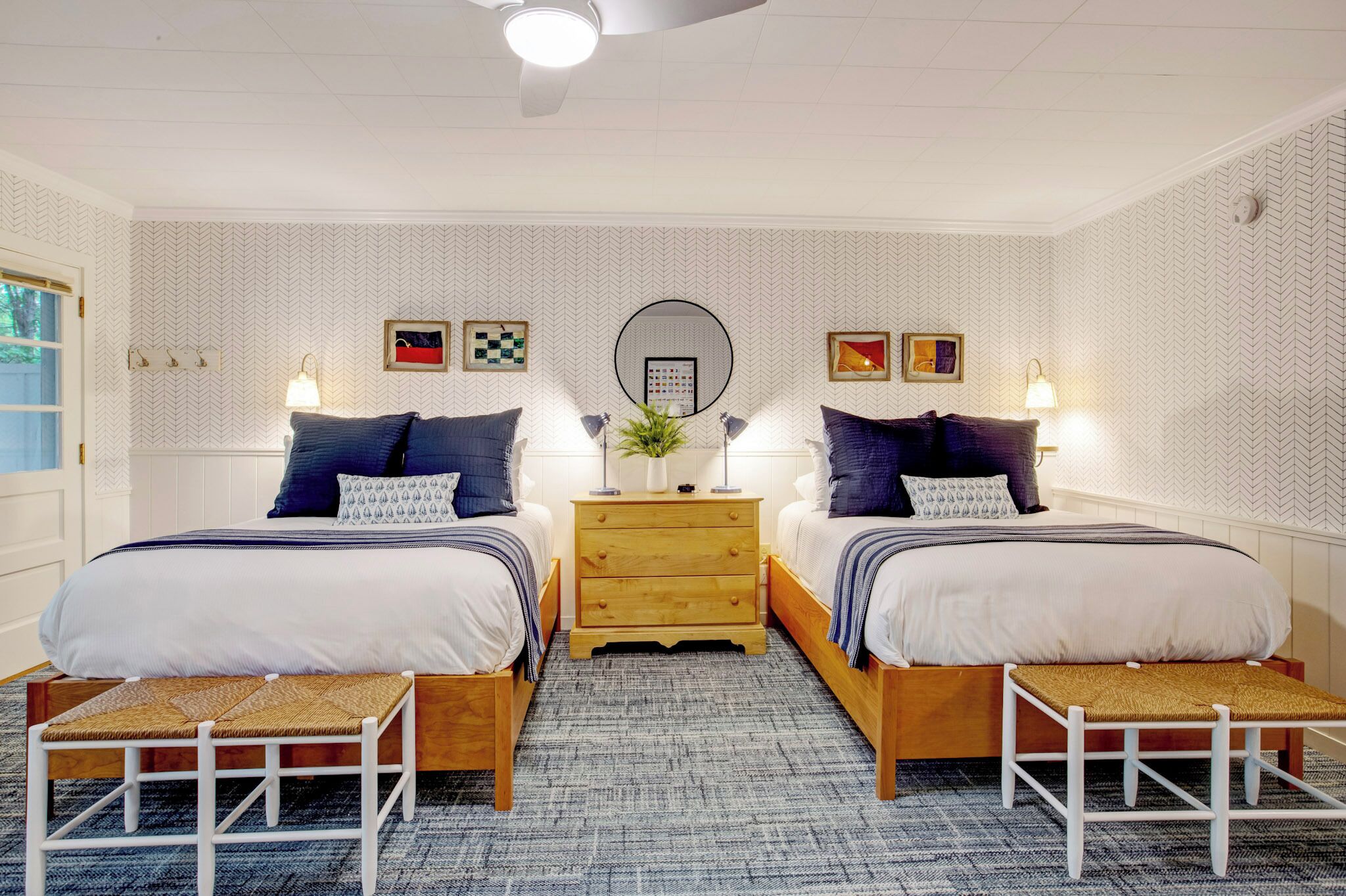 Habitación Deluxe, 2 camas matrimoniales (Champlain House Guest Room) | Decoración personalizada y muebles diferentes 