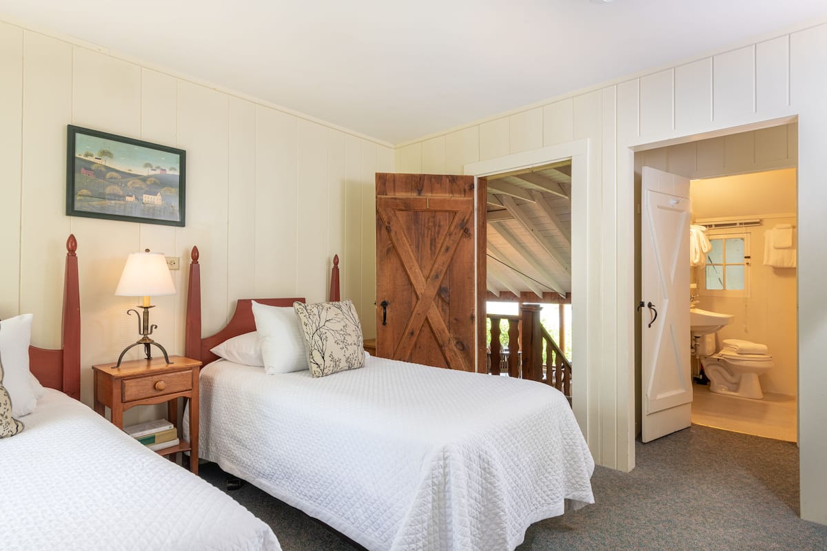 Standard Room, Multiple Beds (Three Bedroom Cottage) | Individually decorated, individually furnished, iron/ironing board, WiFi