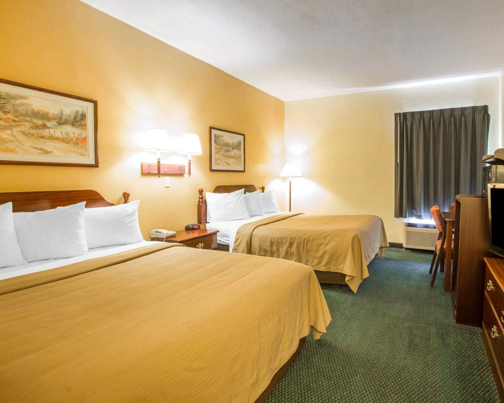 Soundproofing, iron/ironing board, free WiFi, bed sheets