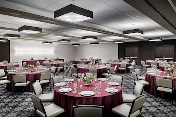 Meeting space at Hotel Chicago Downtown, Autograph Collection by Marriott