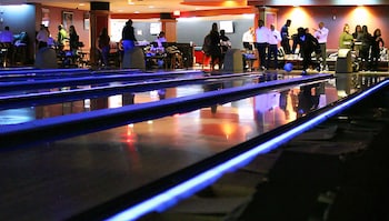Bowling at Hotel Chicago Downtown, Autograph Collection by Marriott
