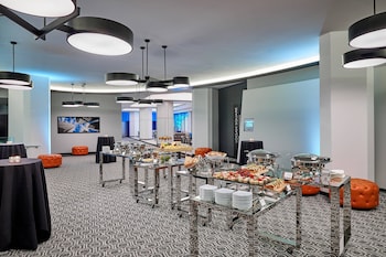 Meeting space at Hotel Chicago Downtown, Autograph Collection by Marriott