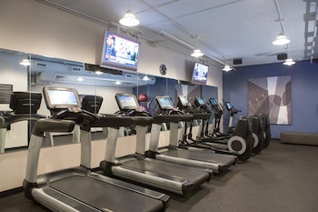 Fitness center at Hotel Chicago Downtown, Autograph Collection by Marriott