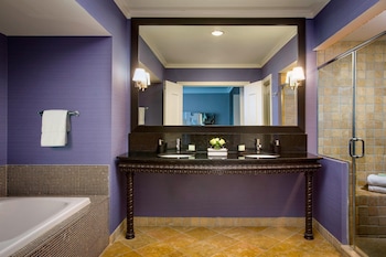 Free toiletries, hair dryer, bathrobes, towels at Hotel Chicago Downtown, Autograph Collection by Marriott