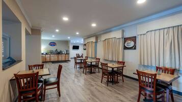 Free daily continental breakfast