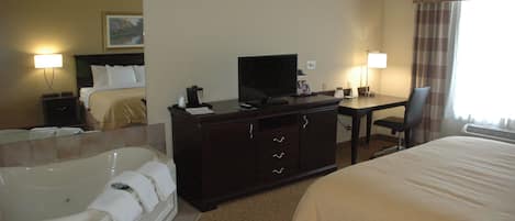 King, Studio Suite, 1 King Bed, Non Smoking | Hypo-allergenic bedding, down comforters, desk, blackout drapes