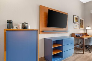 Habitación, 1 cama de matrimonio grande, accesible para personas con discapacidad, no fumadores | Ropa de cama hipoalergénica, edredones de plumas, escritorio