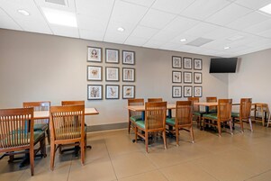 Free daily continental breakfast