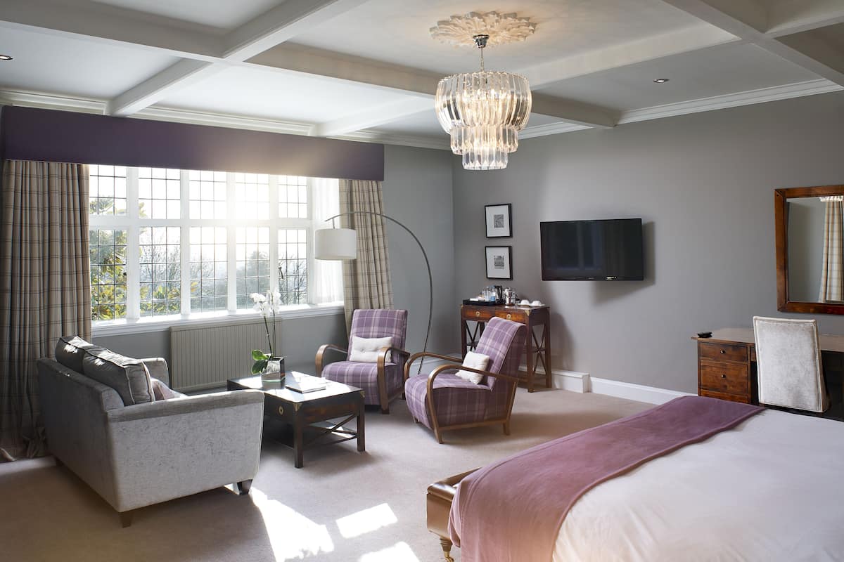 Junior Suite | In-room safe, desk, iron/ironing board, cots/infant beds