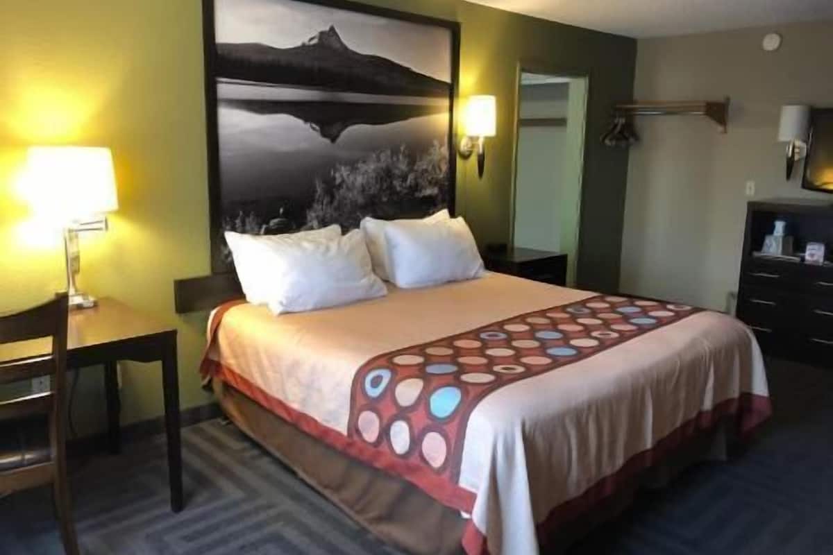 Free cots/infant beds, free WiFi, bed sheets
