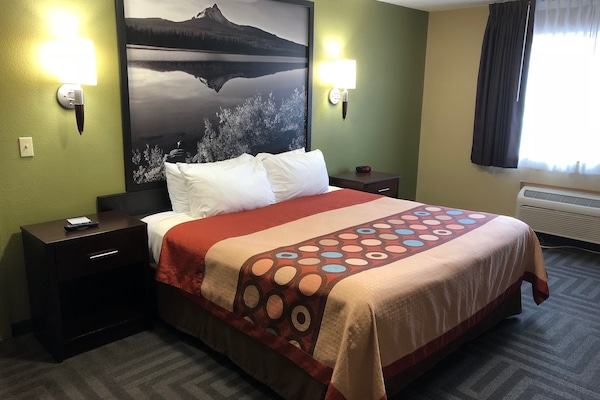 Cribs (free), WiFi (free), bed sheets