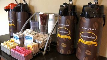 Tägliches inbegriffenes Frühstück zum Mitnehmen