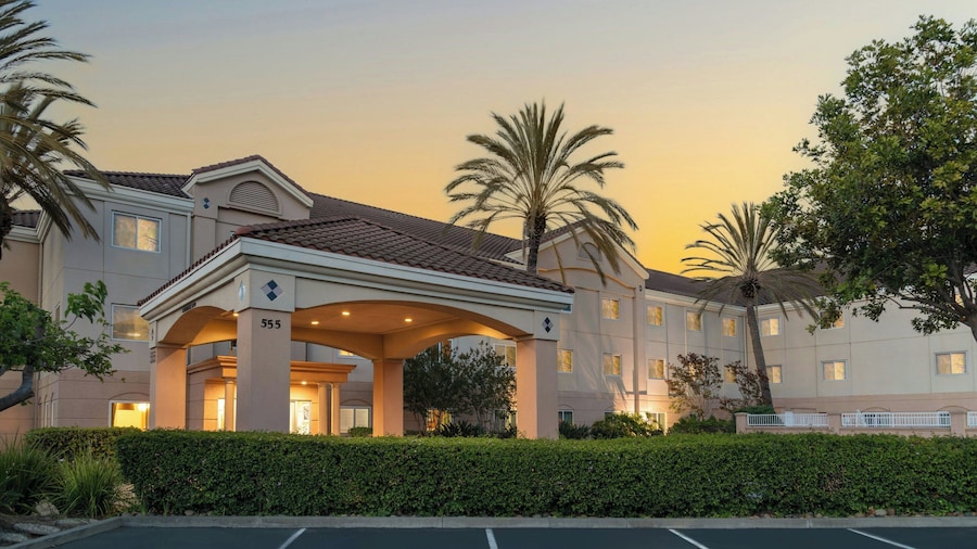 Fairfield Inn & Suites by Marriott San Francisco San Carlos