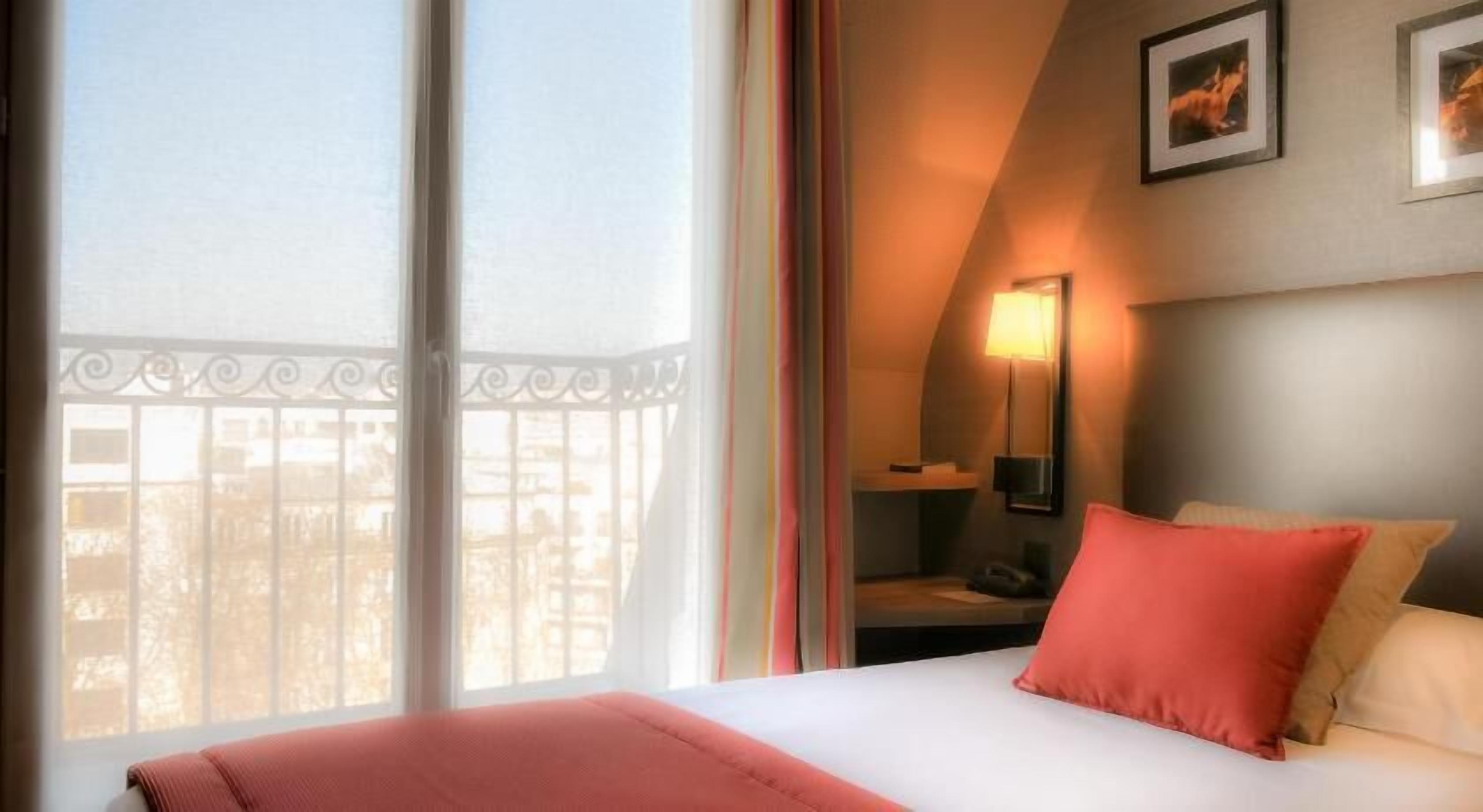 In-room safe, individually decorated, desk, blackout drapes