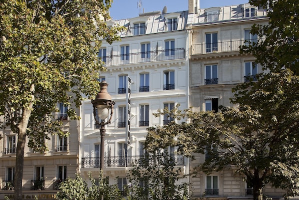 Front of property - Hotel Marais Bastille (Paris)