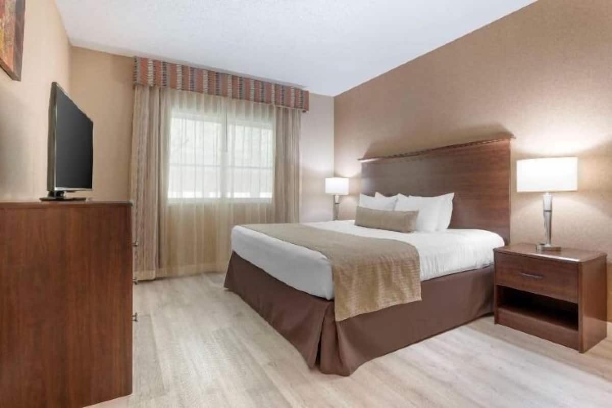 Desk, laptop workspace, iron/ironing board, WiFi