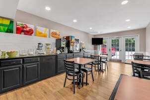 Free daily continental breakfast