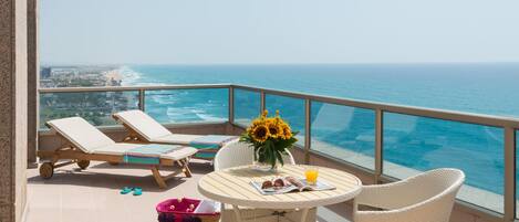 Honeymoon Suite
