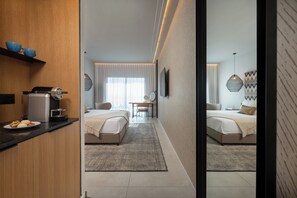 Minibar, in-room safe, desk, iron/ironing board - Leonardo Plaza Haifa (Haifa)