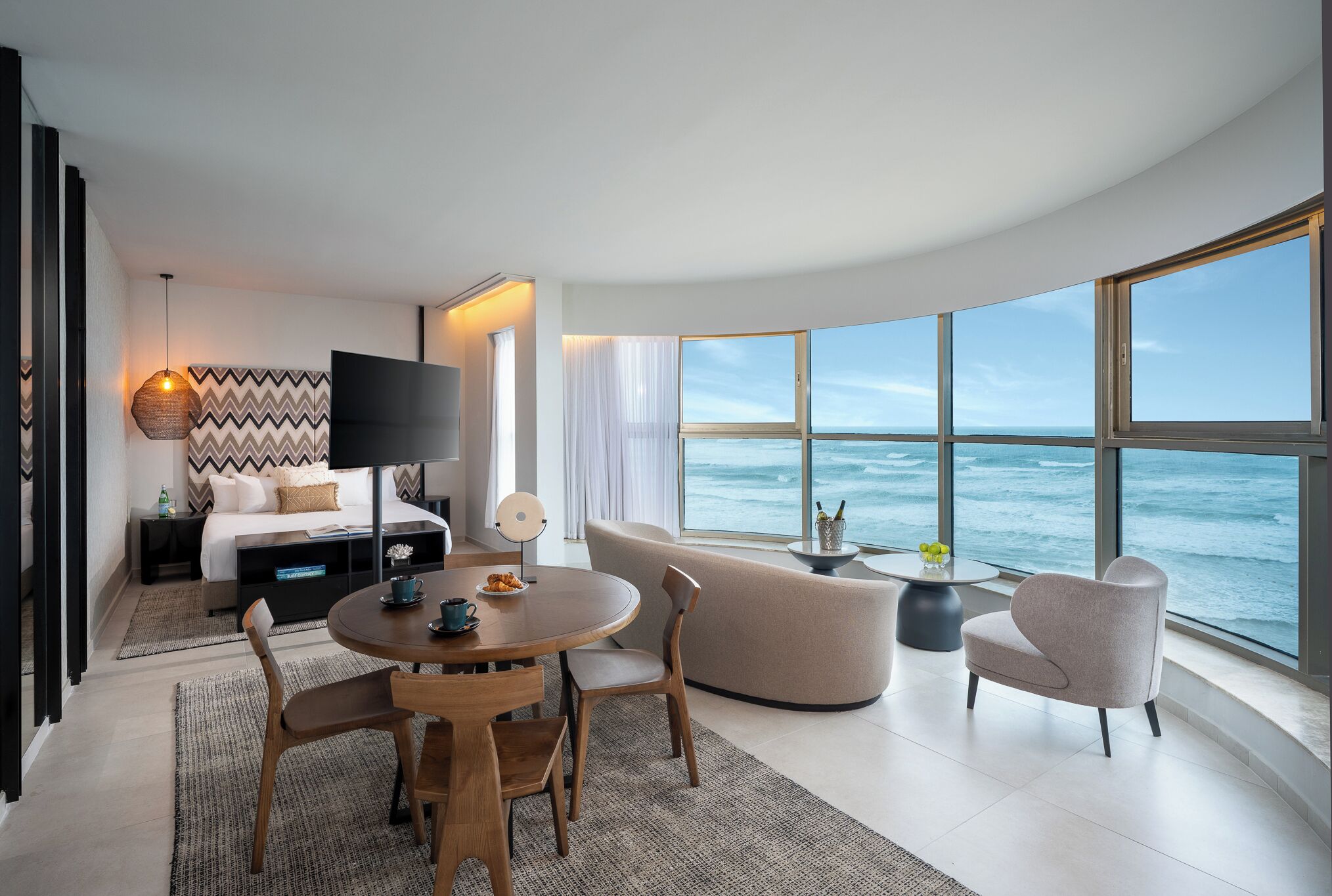 Honeymoon Suite | Living area