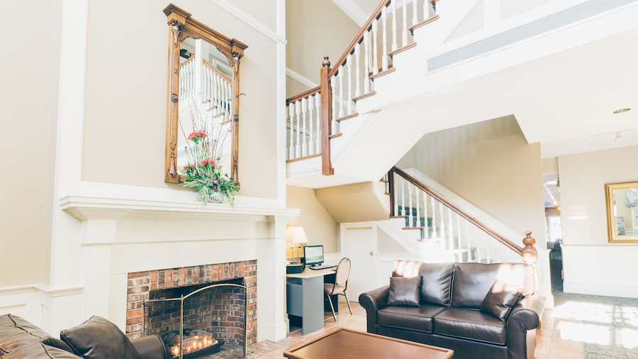 Loyalist Country Inn & Conference Centre