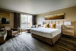 Standardzimmer, 1 King-Bett, Balkon | 1 Schlafzimmer, Zimmersafe, Verdunkelungsvorhänge, Bügeleisen/Bügelbrett