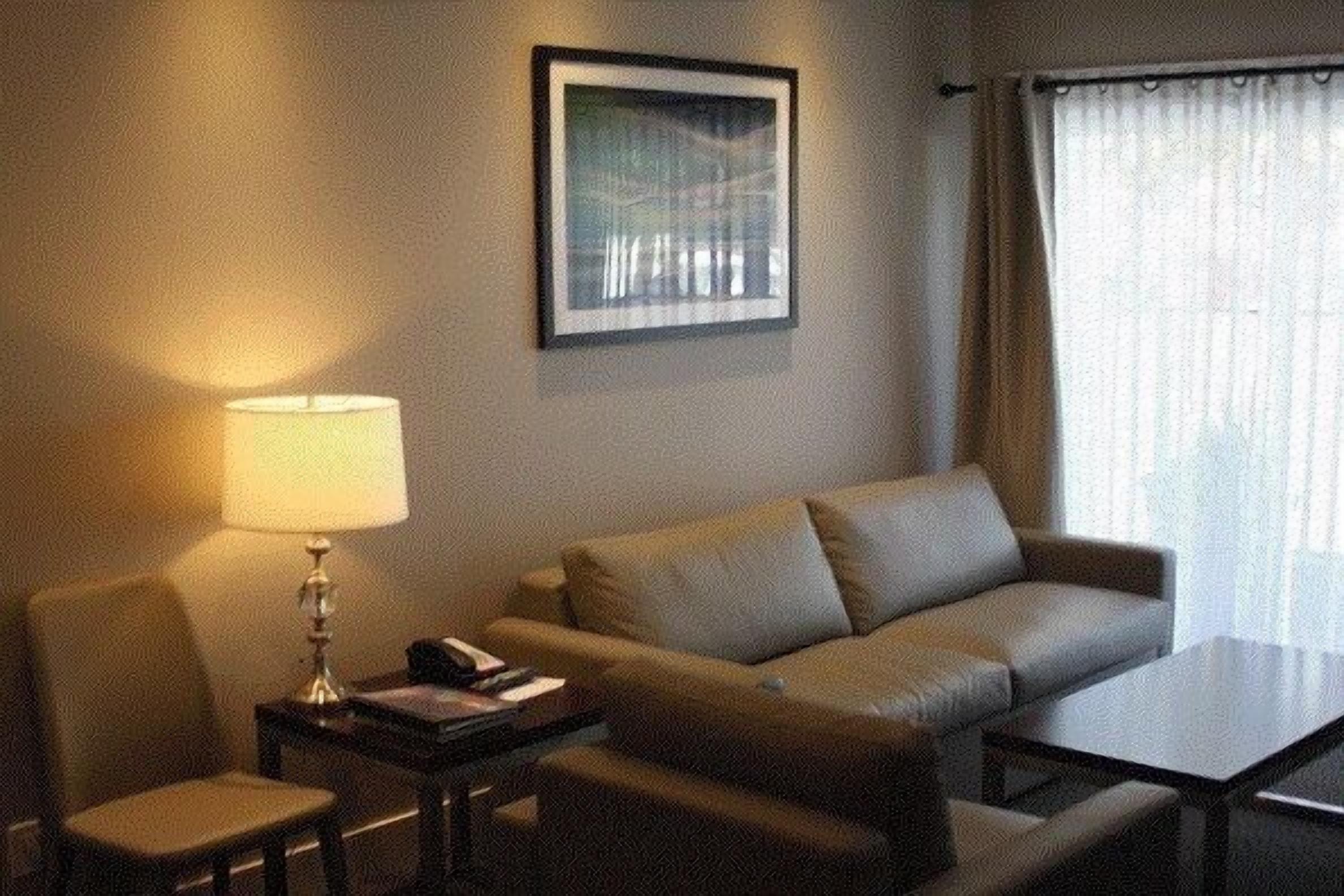 deluxe suite, 1 bedroom, kitchenette | living area | 32-inch flat-screen tv with digital channels, tv