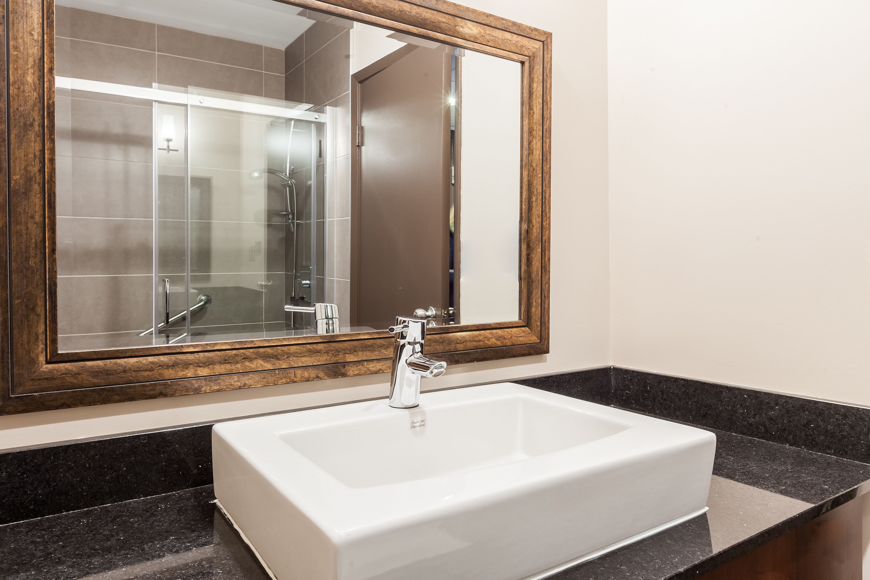 Photo - Hotel Ambassadeur et Suites