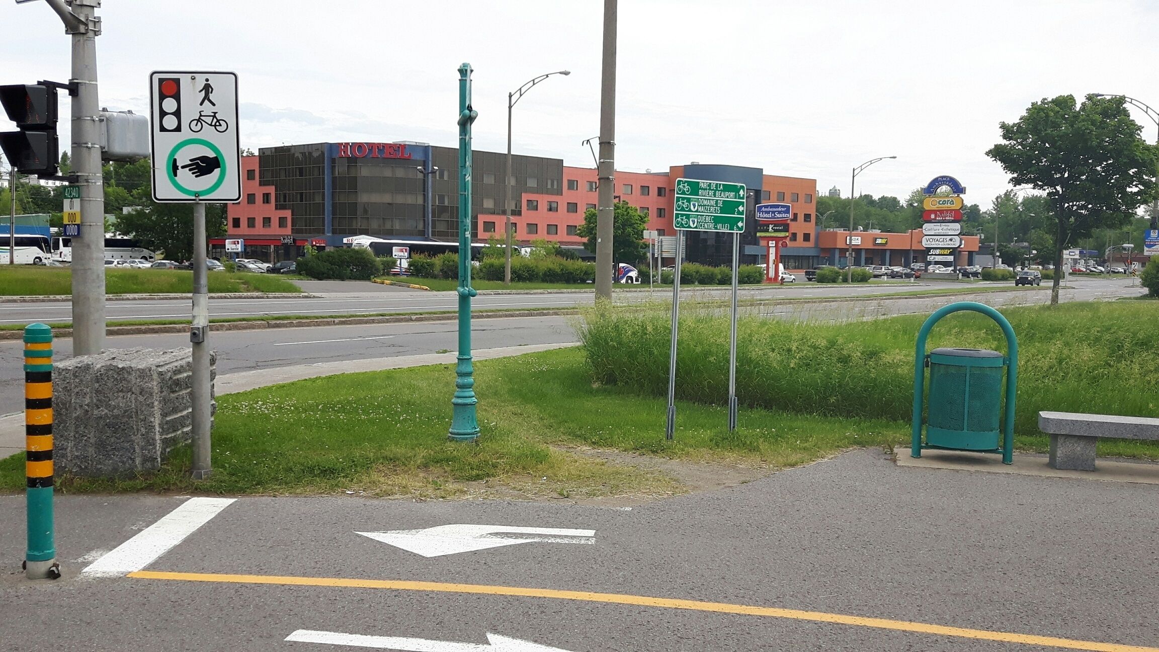 Photo - Hotel Ambassadeur et Suites