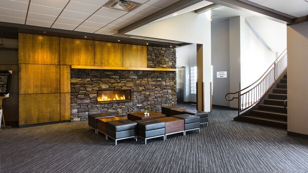 Lobby sitting area - Prince Albert Inn (Prince Albert)