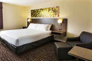 Bureau, rideaux occultants, chambres insonorisées