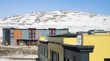 Quarto casal superior, 2 camas de casal | Vista do quarto