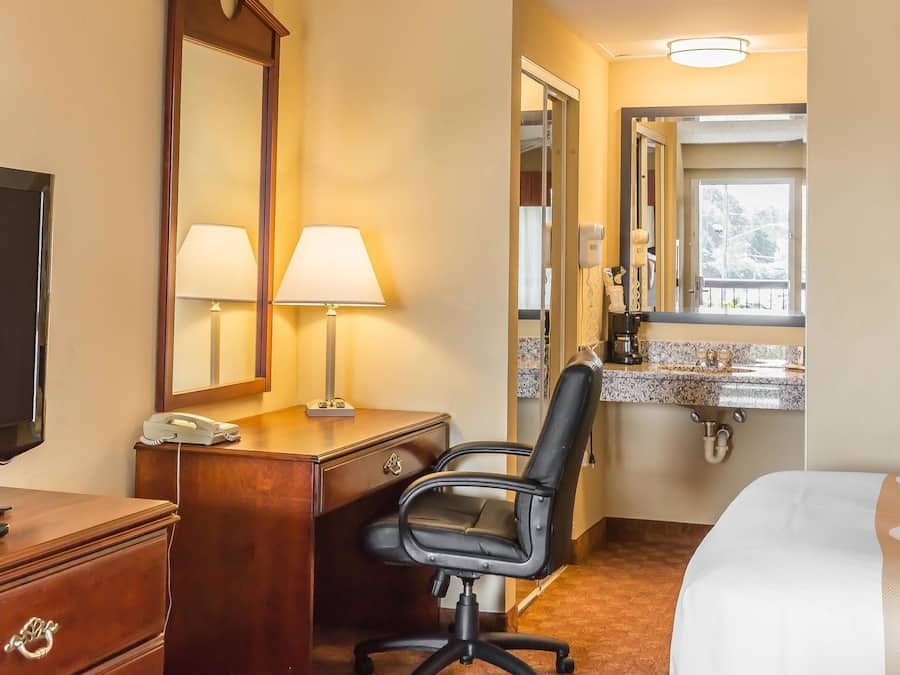 Desk, iron/ironing board, rollaway beds, free WiFi