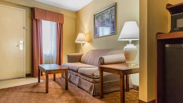 Desk, iron/ironing board, rollaway beds, free WiFi