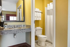 Hair dryer, towels - Quality Inn Calera I-65 exit 231 (Calera)