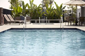 Outdoor pool, pool loungers