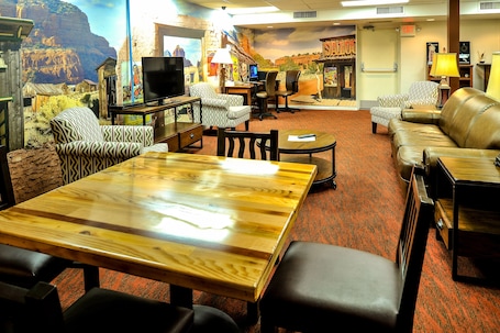 Lobby. Bell Rock Inn
