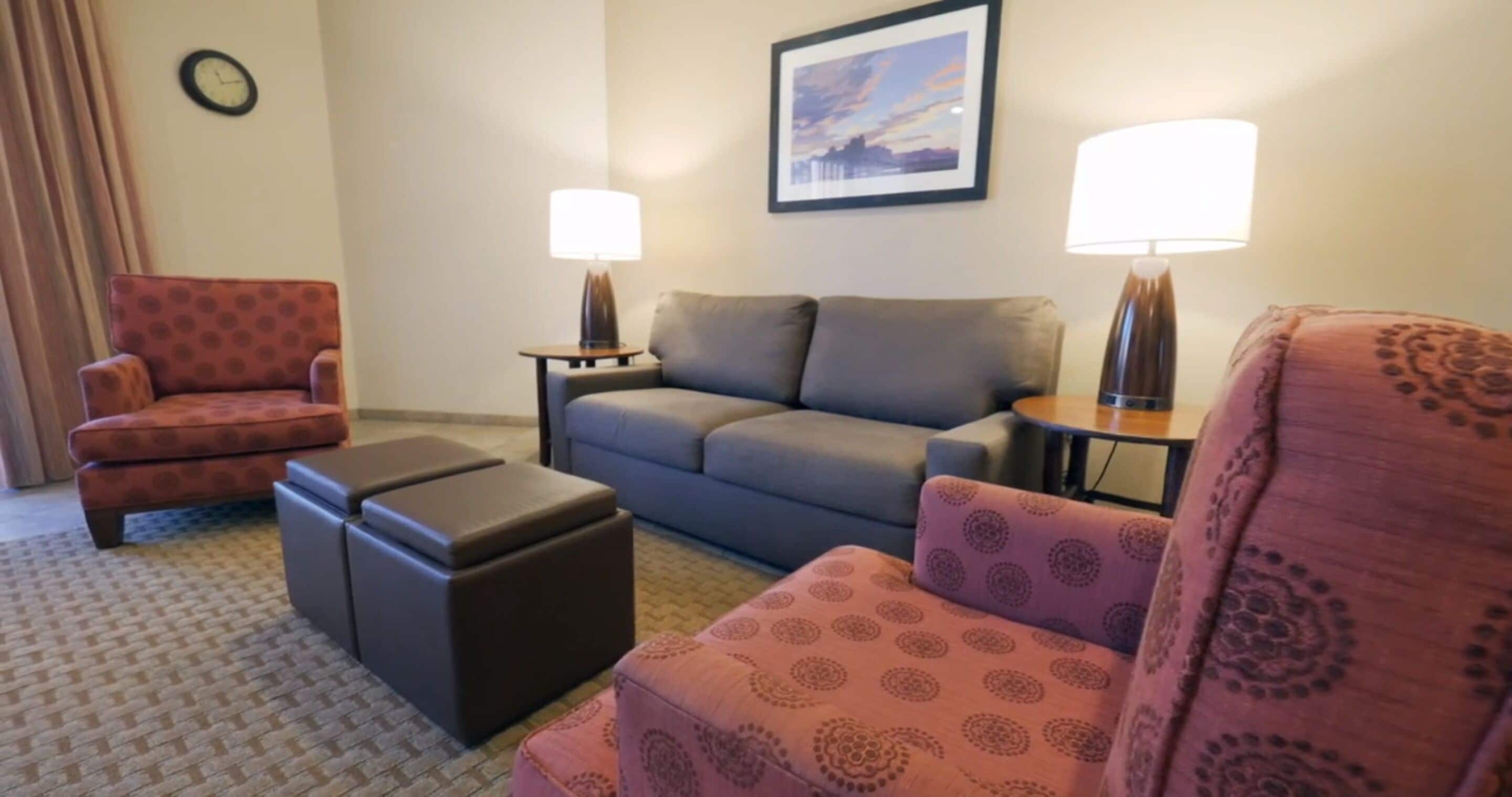 standard suite, 1 bedroom | living area | tv, dvd player