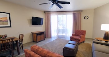 Standard Suite, 1 Bedroom | Living room | TV, DVD player, video library at Bell Rock Inn