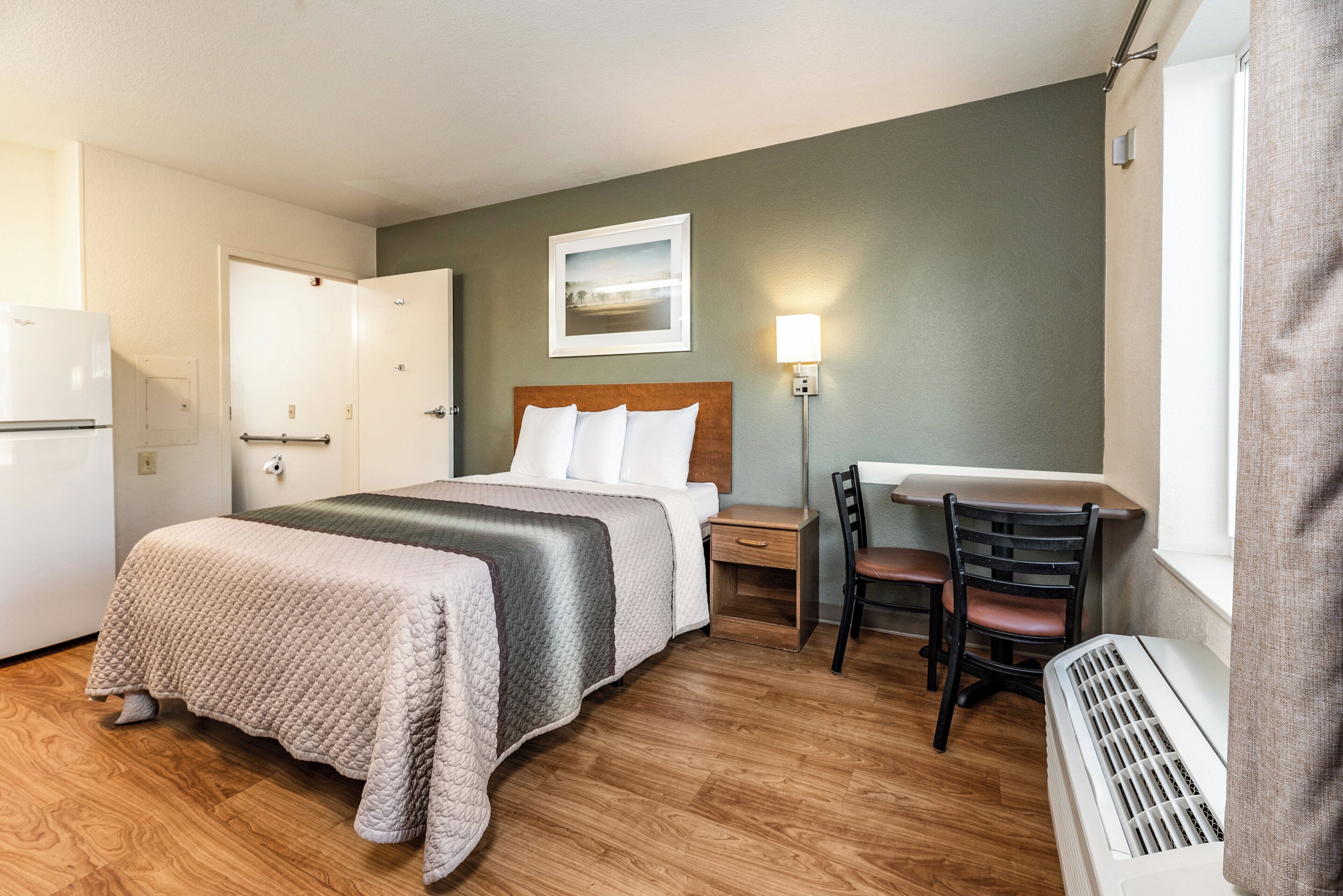 Photo - HomeTowne Studios by Red Roof Fresno - West