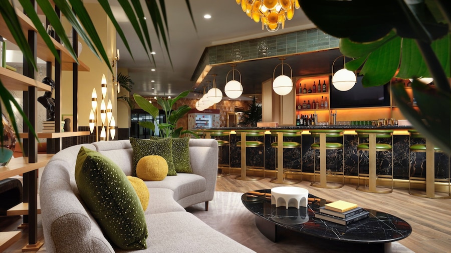 Burton House, Beverly Hills, A Tribute Portfolio Hotel