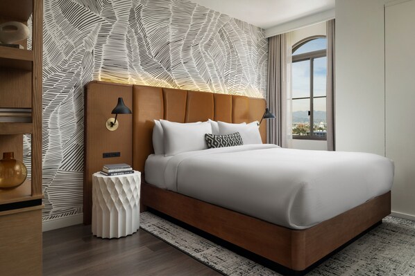 Hypo-allergenic bedding, in-room safe, desk, laptop workspace