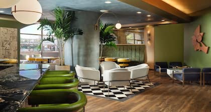 Burton House, Beverly Hills, A Tribute Portfolio Hotel