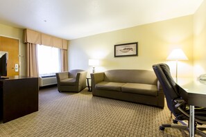 Suite, 1 King Bed | Living area
