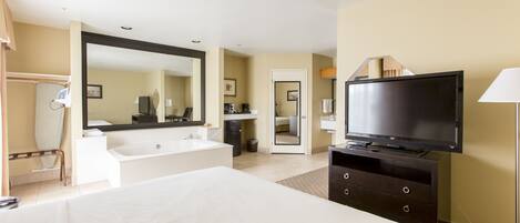 Escritorio y espacio para trabajar con un portátil