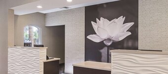 La Quinta Inn & Suites by Wyndham Ontario Airport